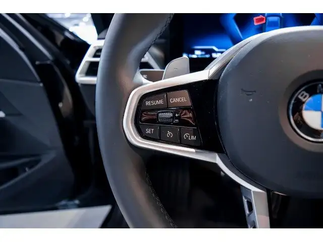 BMW 3 Series view 16