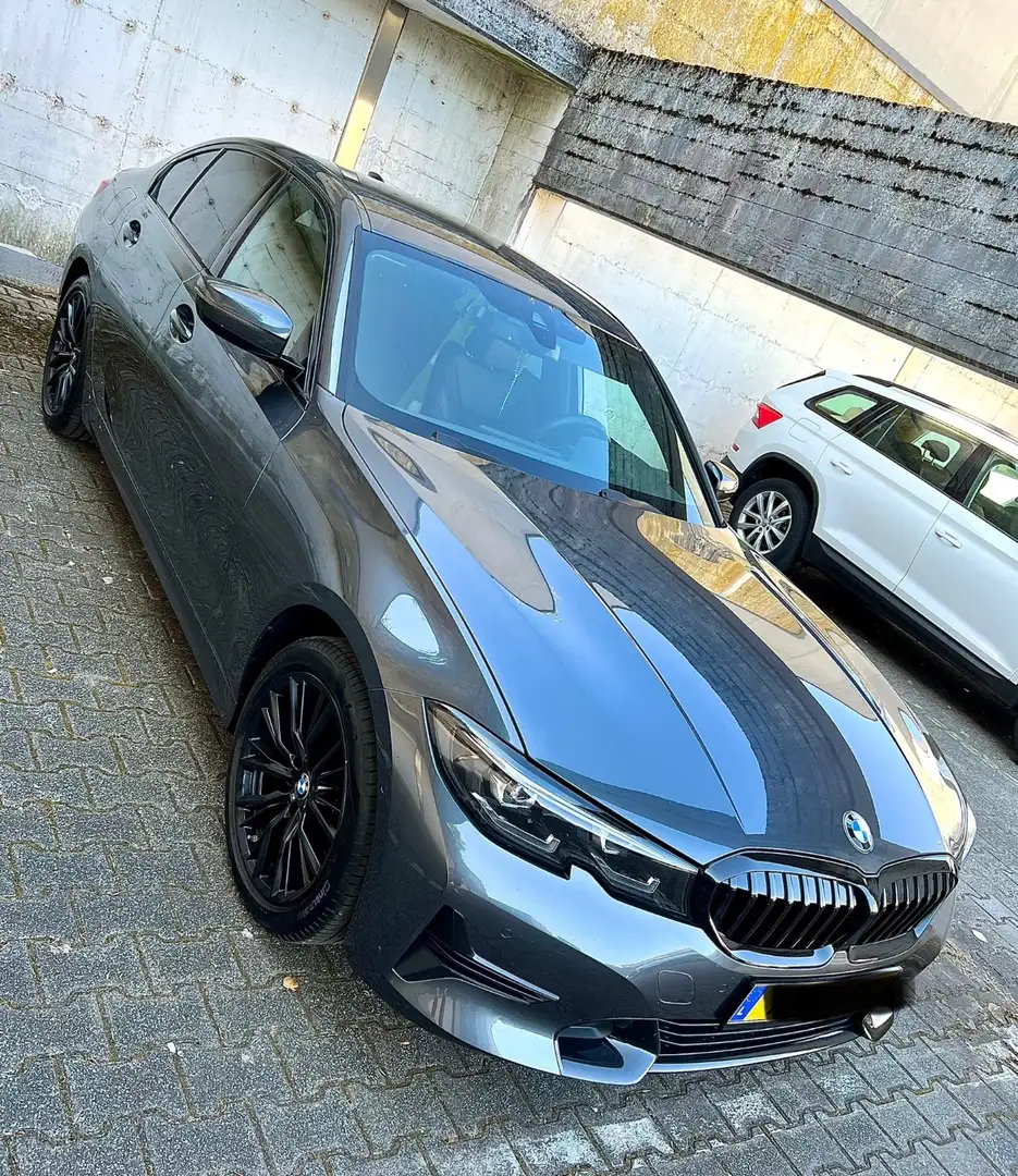 BMW 318 318i Aut. Sport Line Gris - 1