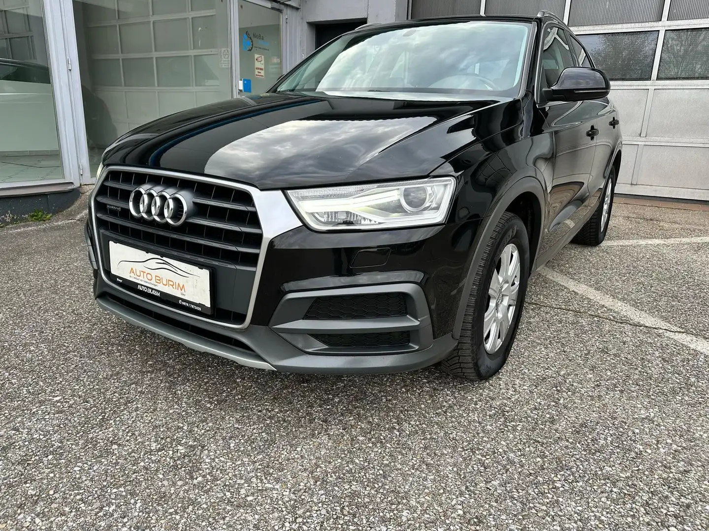 Audi Q3 2.0 TDI design quattro Aut./LED/Navi/Anhängerk Schwarz - 1