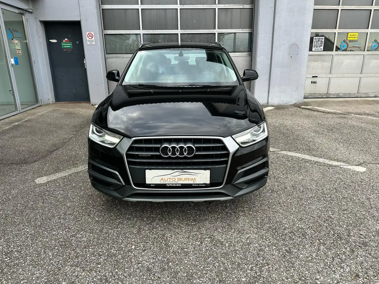 Audi Q3 2.0 TDI design quattro Aut./LED/Navi/Anhängerk Schwarz - 2