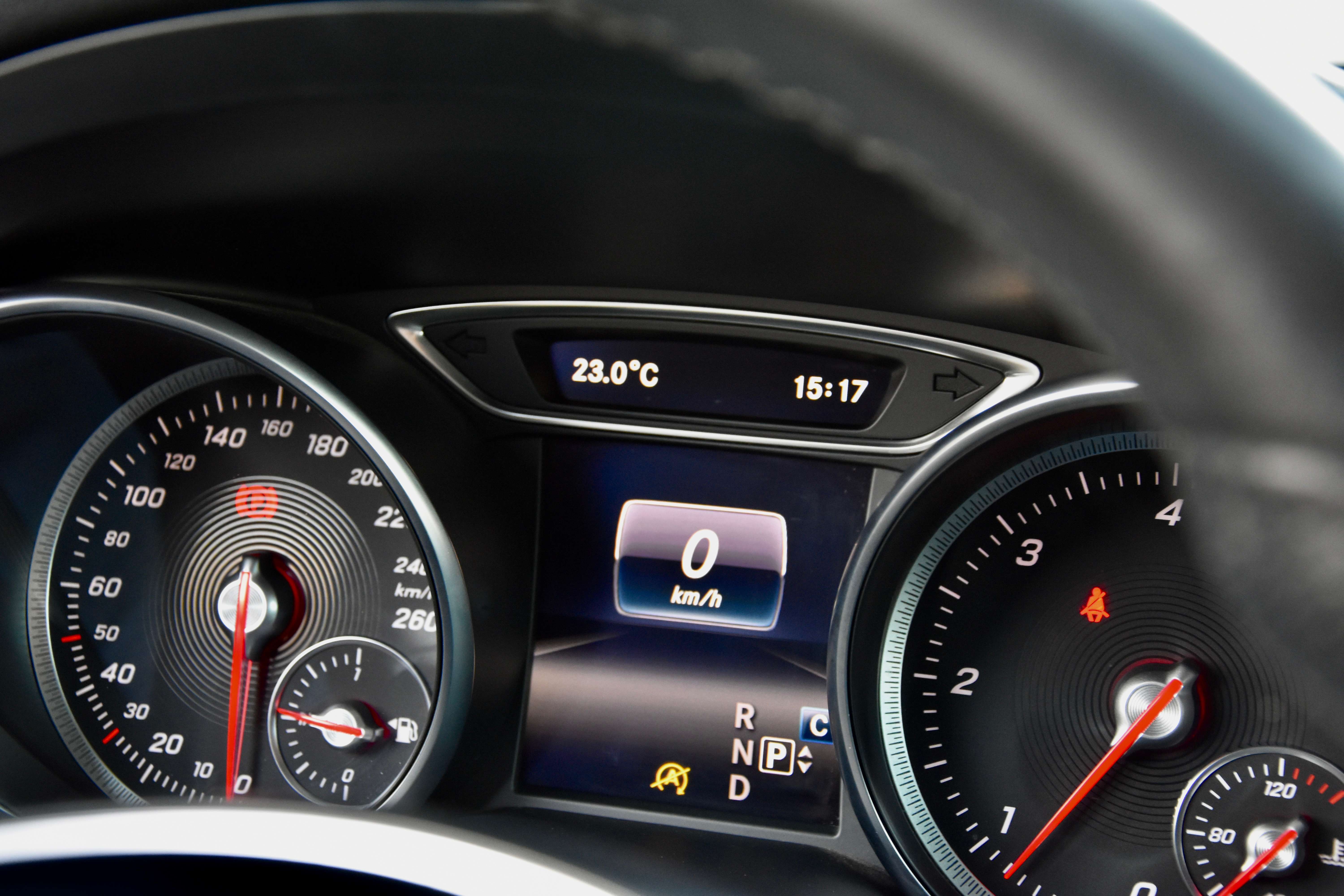 Mercedes-Benz Gla 200 D 2017 photo 4