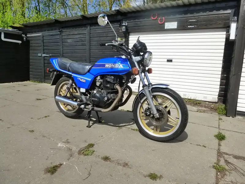 Honda CB 400 - foto 2