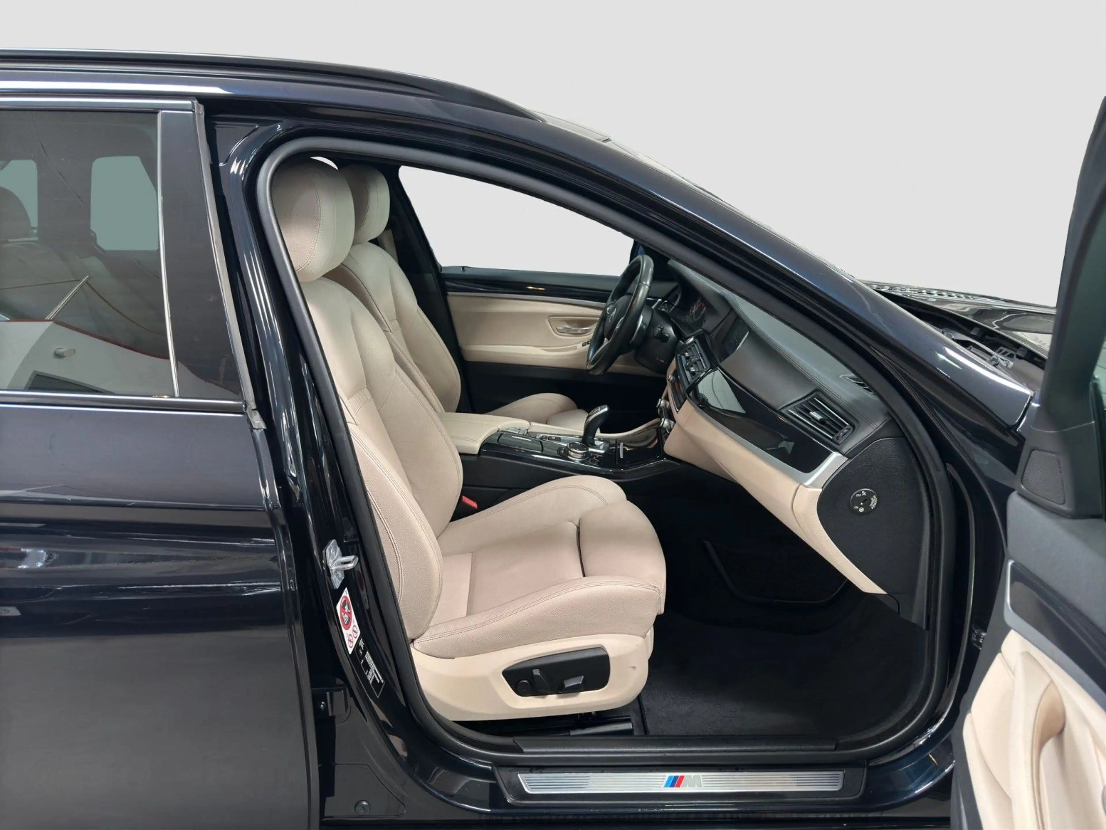 BMW 530 dT M-SPORT xDr. LCI ACC NAVI KAMERA AHK — photo 9