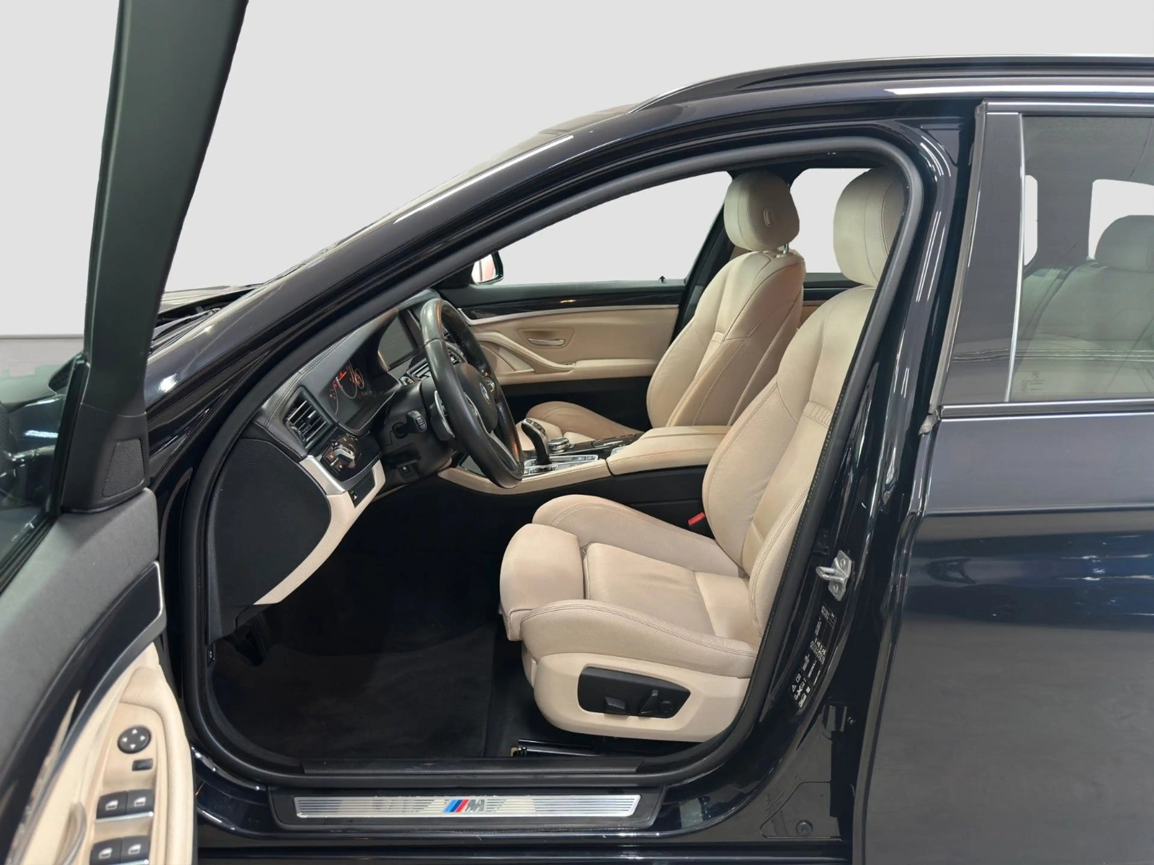 BMW 530 dT M-SPORT xDr. LCI ACC NAVI KAMERA AHK — photo 15