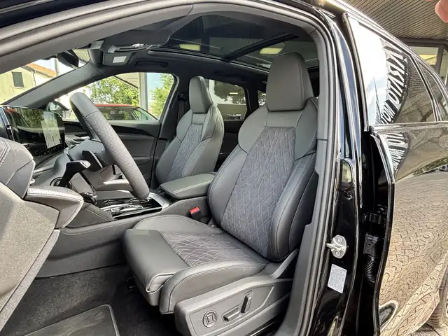 Audi Q5 view 13