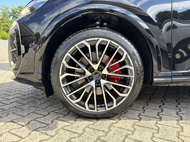 Audi Q5 view 7
