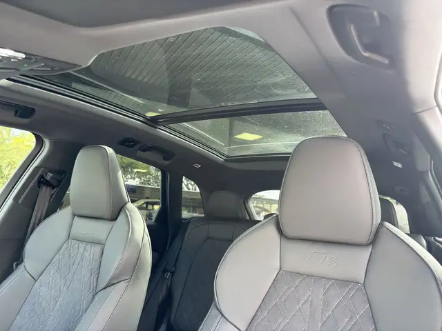 Audi Q5 view 14