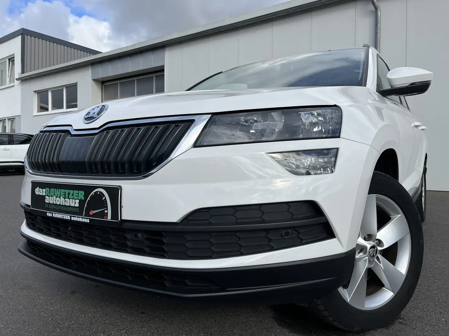 Skoda Karoq 2.0 TDI DSG 4x4 Ambition 156€ m. 20% Anzahlung S Bílá - 1