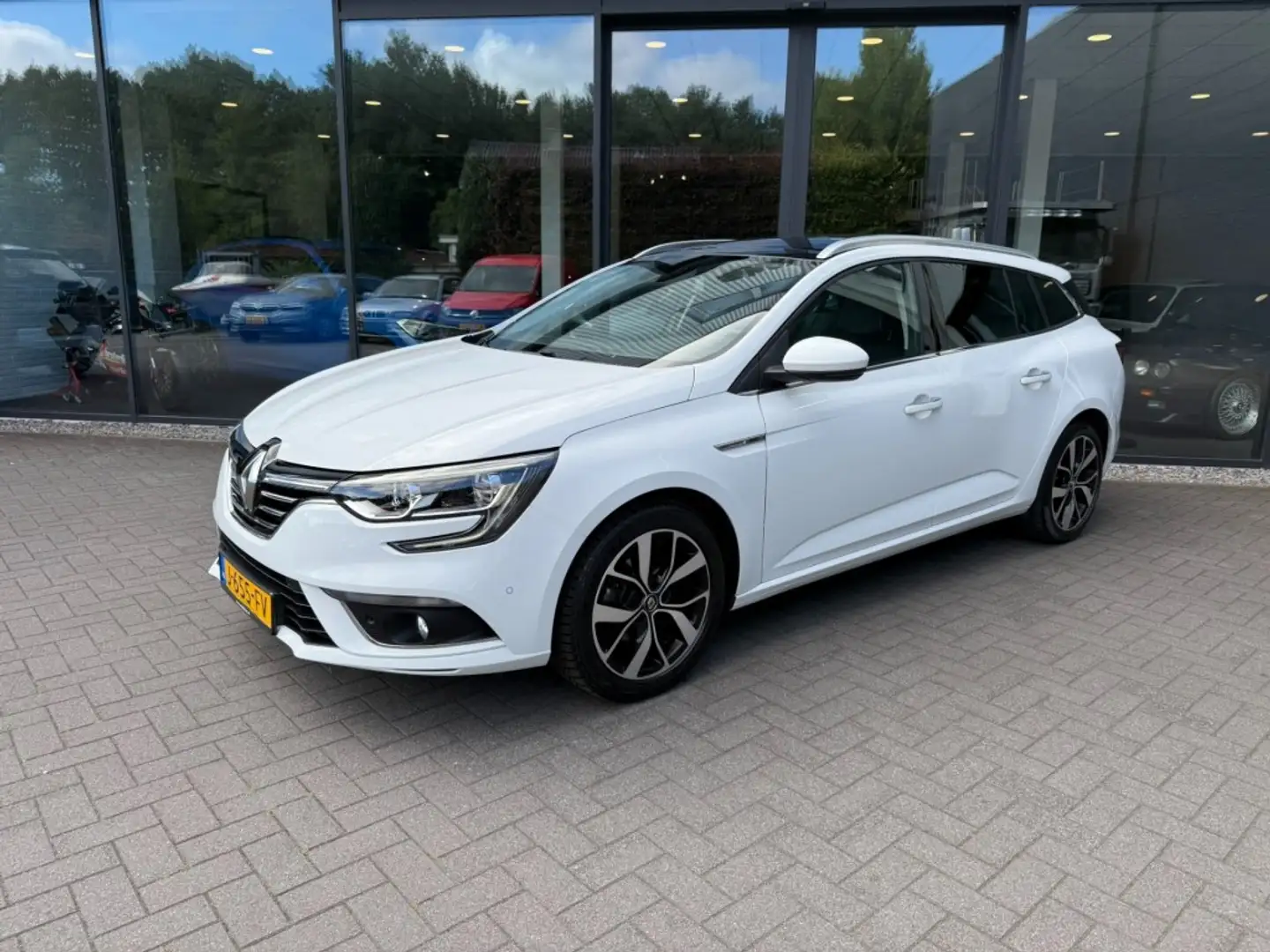 Renault Megane 1.3 TCE BOSE,Schuifdak,EasyLife Pack,Trekhk,Half L Wit - 1
