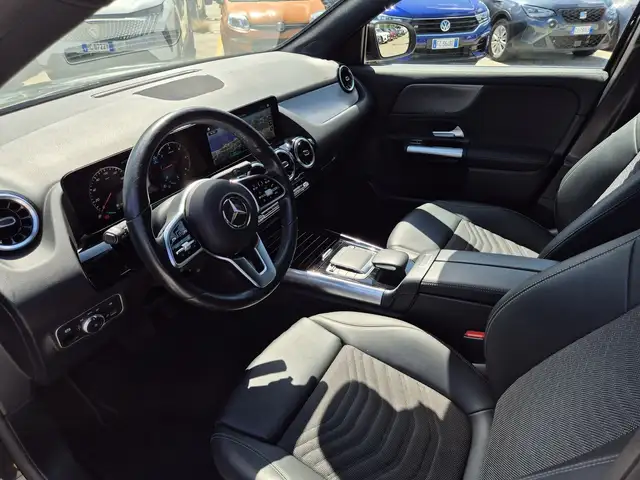 Mercedes-Benz Gla view 6