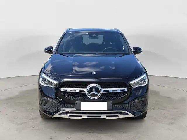 Mercedes-Benz Gla view 2