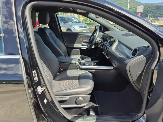 Mercedes-Benz Gla view 9