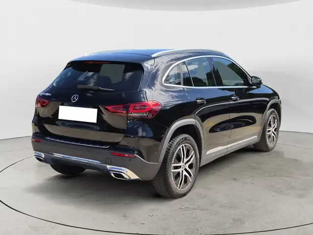 Mercedes-Benz Gla view 4