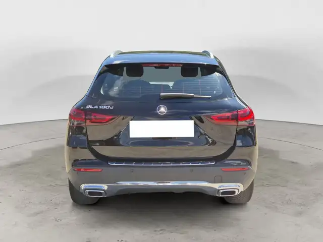 Mercedes-Benz Gla view 3