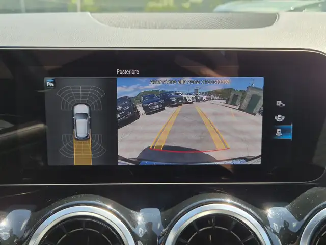 Mercedes-Benz Gla view 15