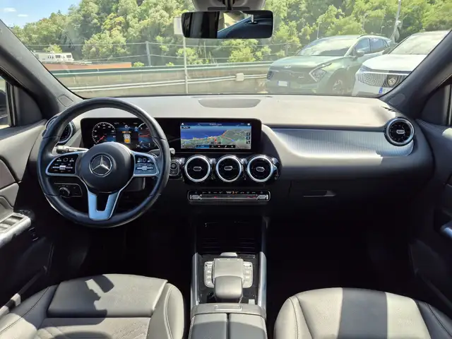 Mercedes-Benz Gla view 8