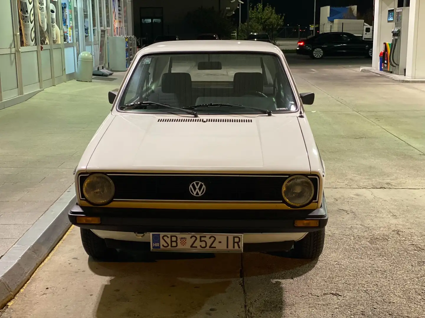 Volkswagen Golf 1.3 jgl Biały - 1