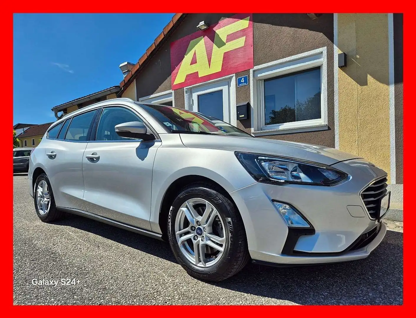 Ford Focus Traveller 1,5 Trend Automatik 8 Silber - 1