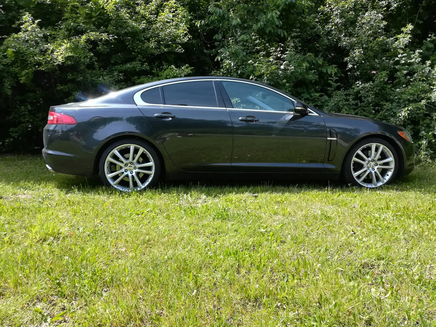 Jaguar XF XF 3,0 Diesel Luxury Luxury Grau - 2