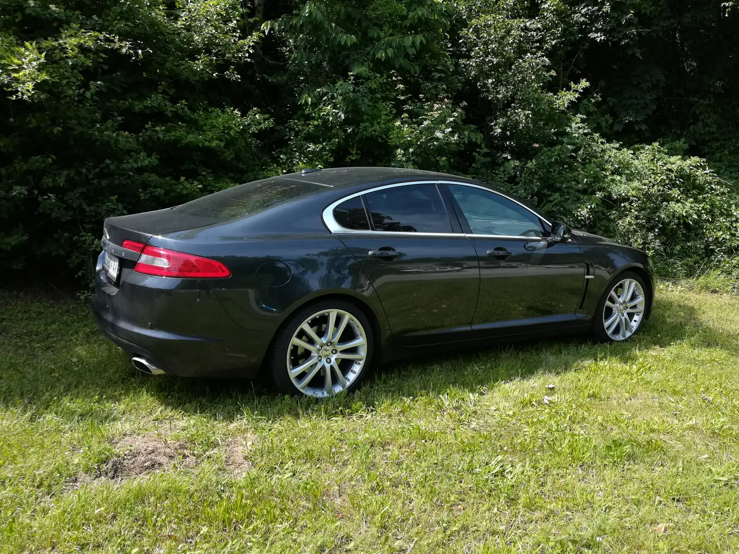 Jaguar XF XF 3,0 Diesel Luxury Luxury Grau - 1