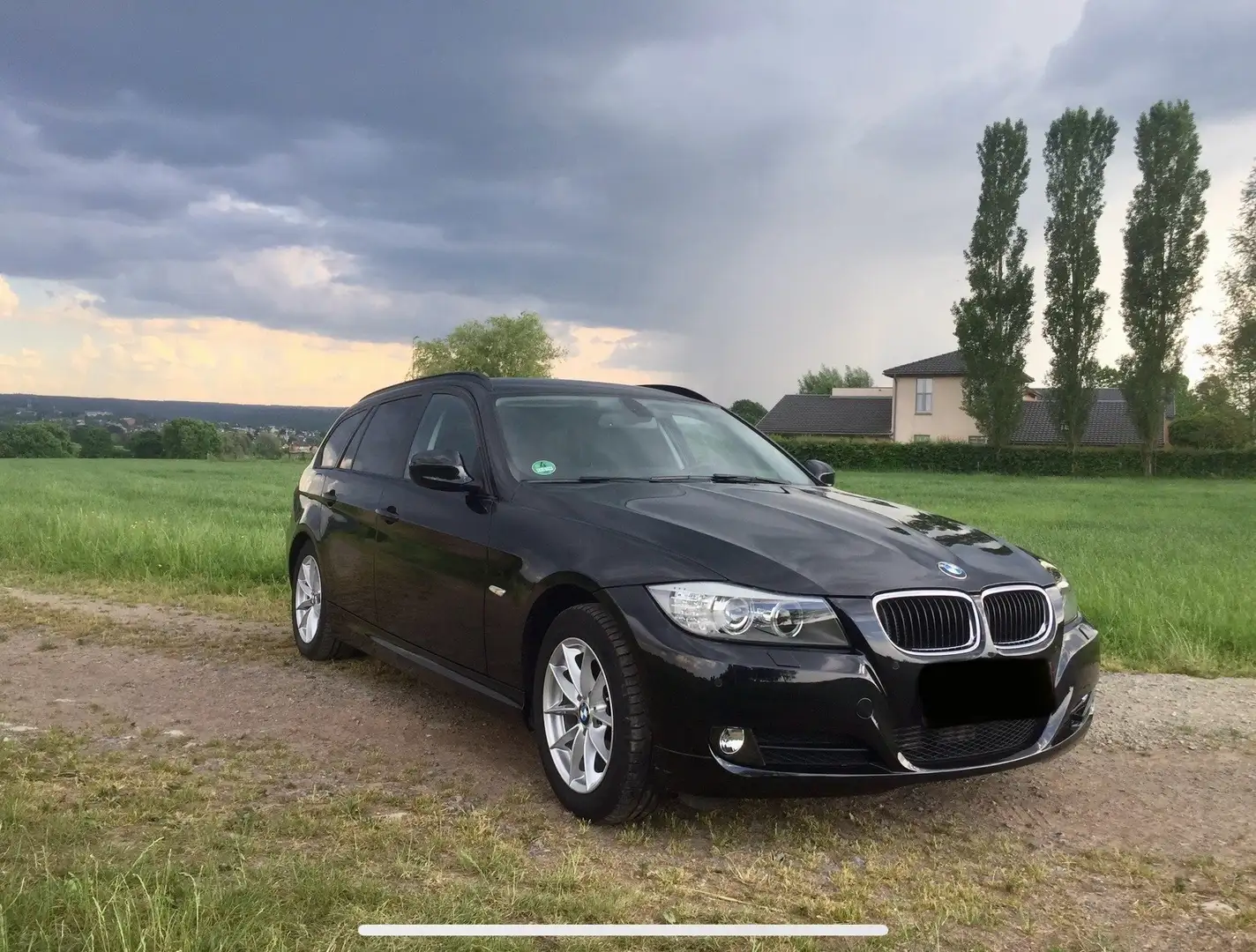 BMW 318 318d Noir - 1