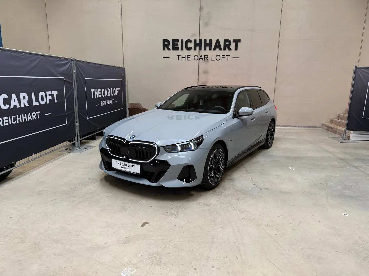 BMW 550 e Touring xDrive M Sport Pro - LEASINGAKTION Grau - 1