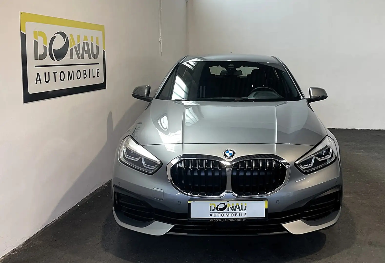 BMW 116 i * Erstbesitz * Garantie * Sportsitze * Apple ... Grau - 2