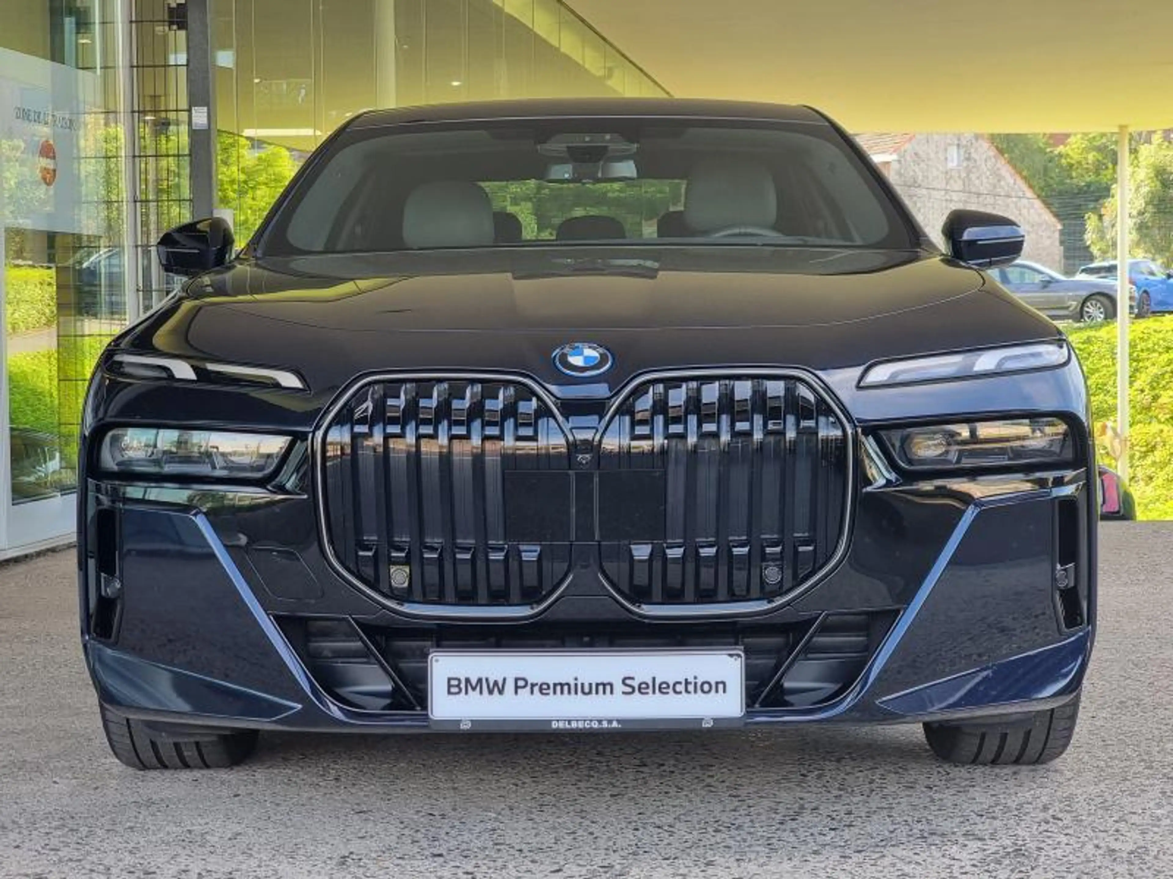 BMW i7 xDrive 60 — photo 2