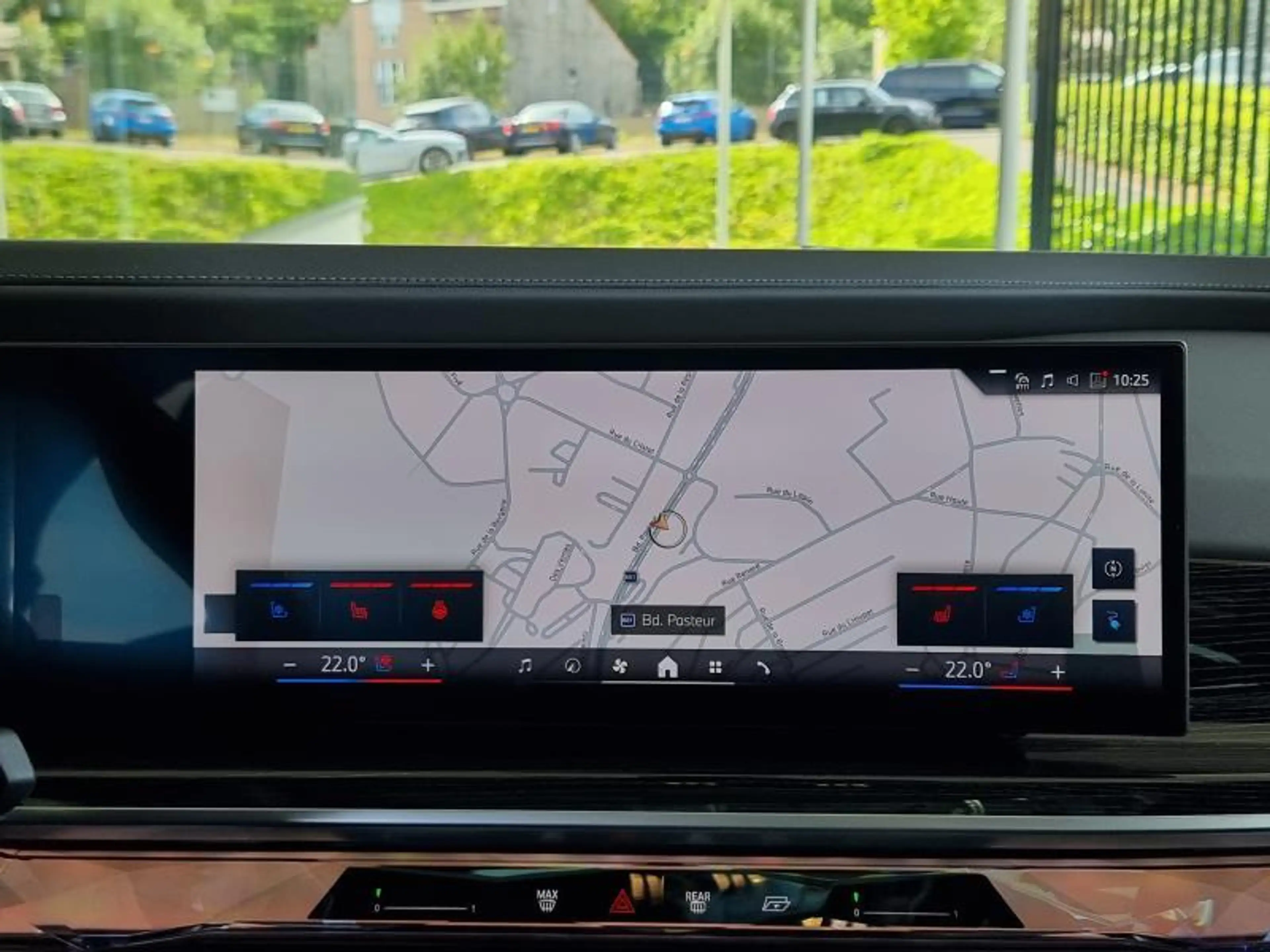 BMW i7 xDrive 60 — photo 9