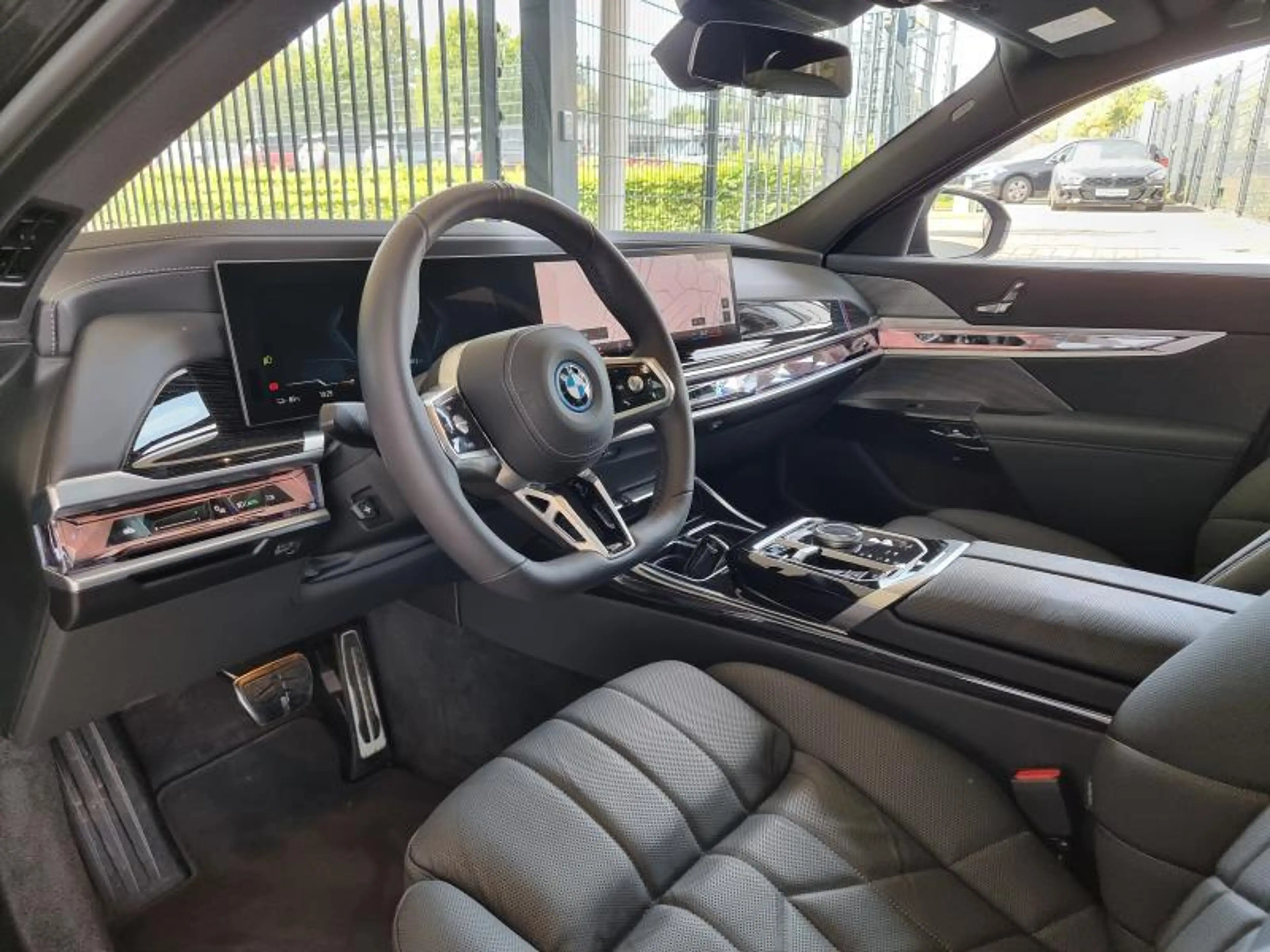 BMW i7 xDrive 60 — photo 6