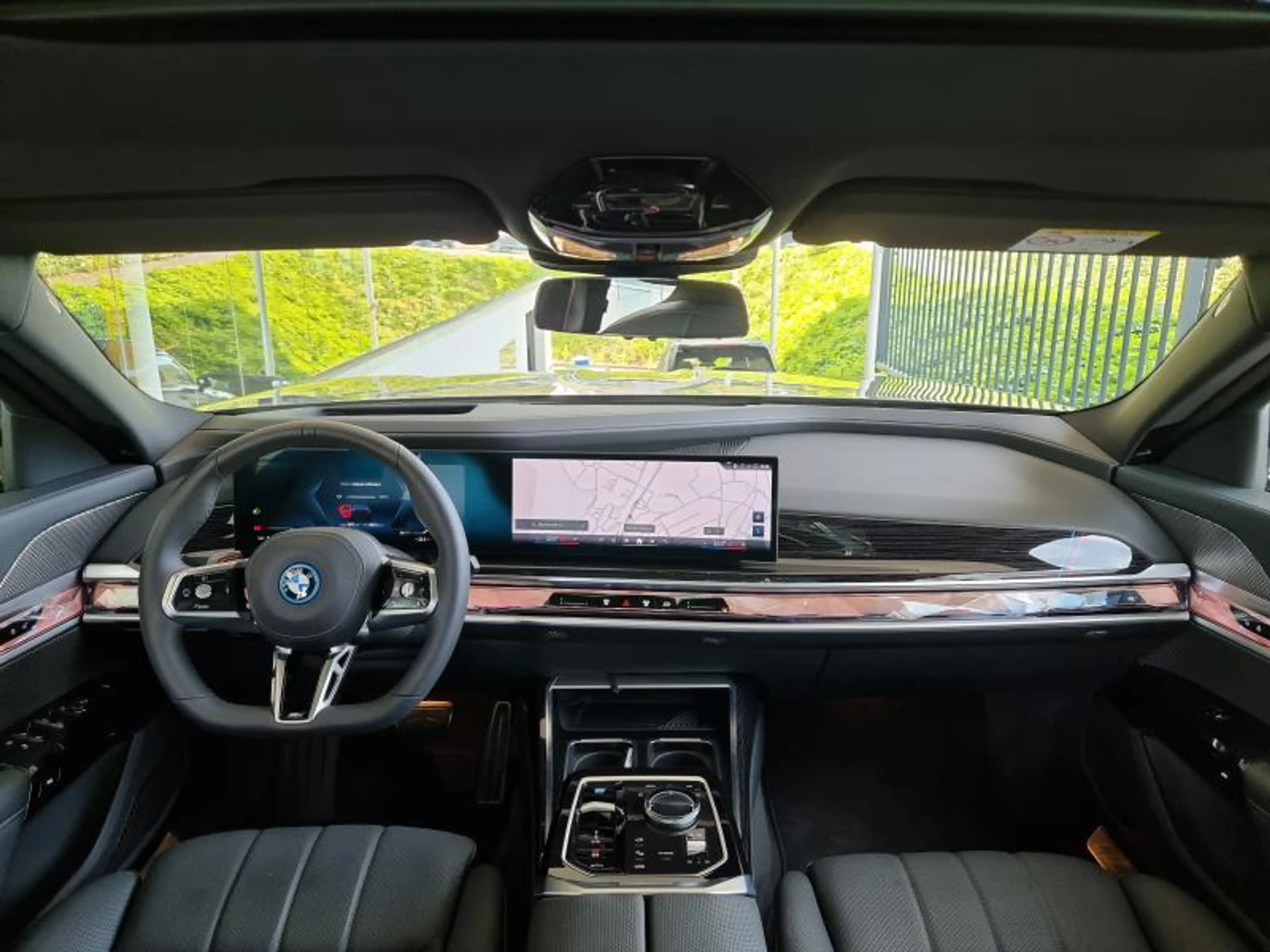 BMW i7 xDrive 60 — photo 7