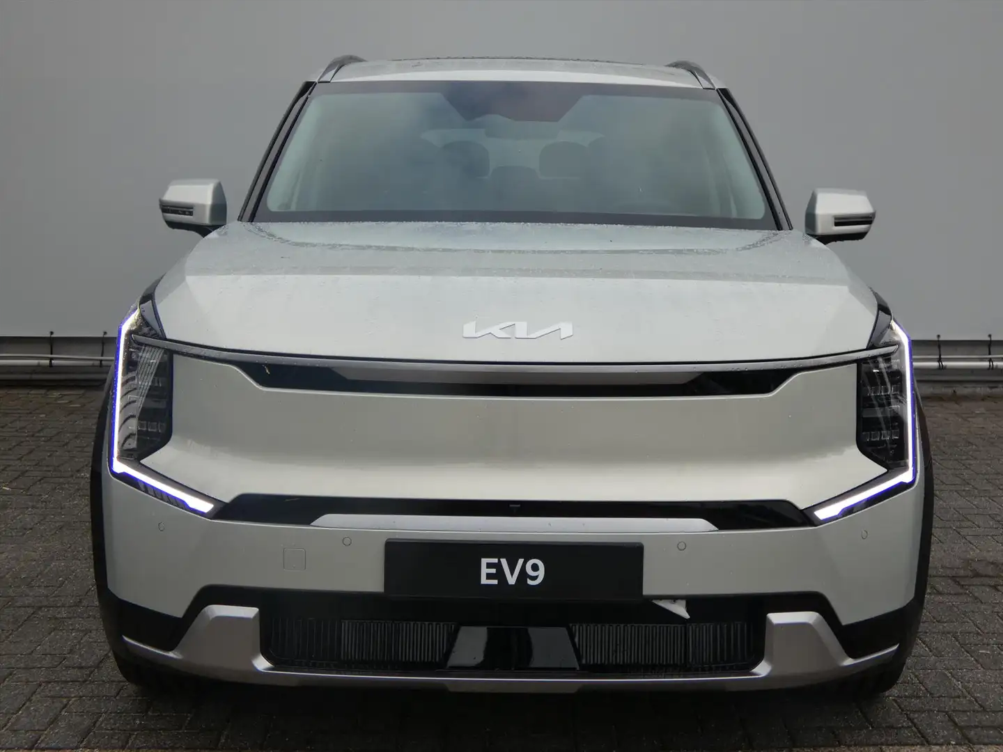 Kia EV9 99,8kWh 384pk AWD Dual Motor Plus Advanced | VERSC Zilver - 2