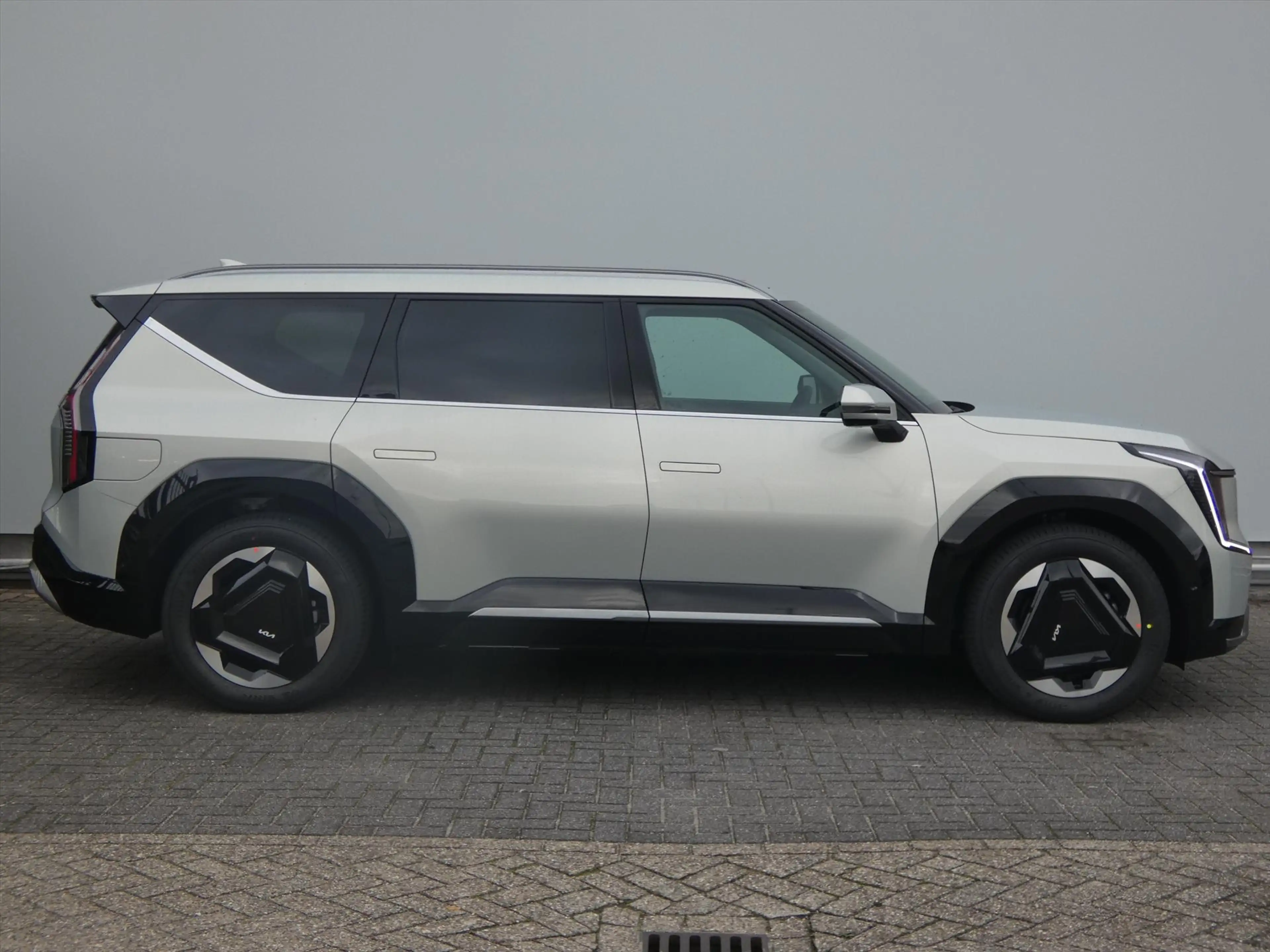 Kia EV9 99,8kWh 384pk AWD Dual Motor Plus Advanced | VERSC — photo 4