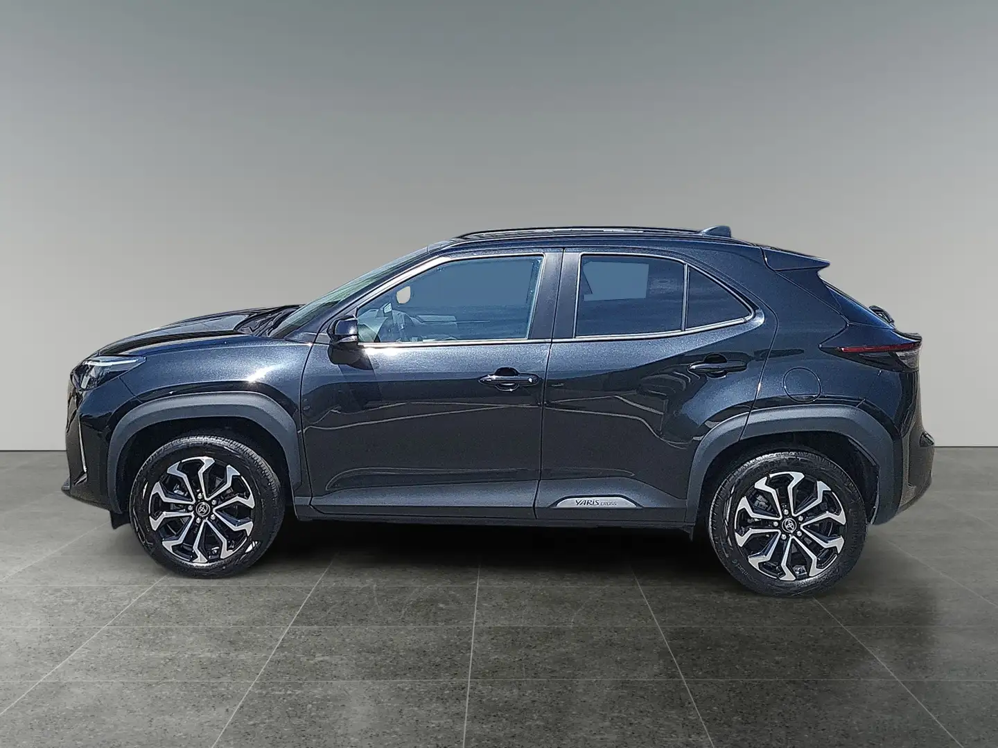 Toyota Yaris Cross 1,5 l Hybrid 4x2, Active Dr Schwarz - 2