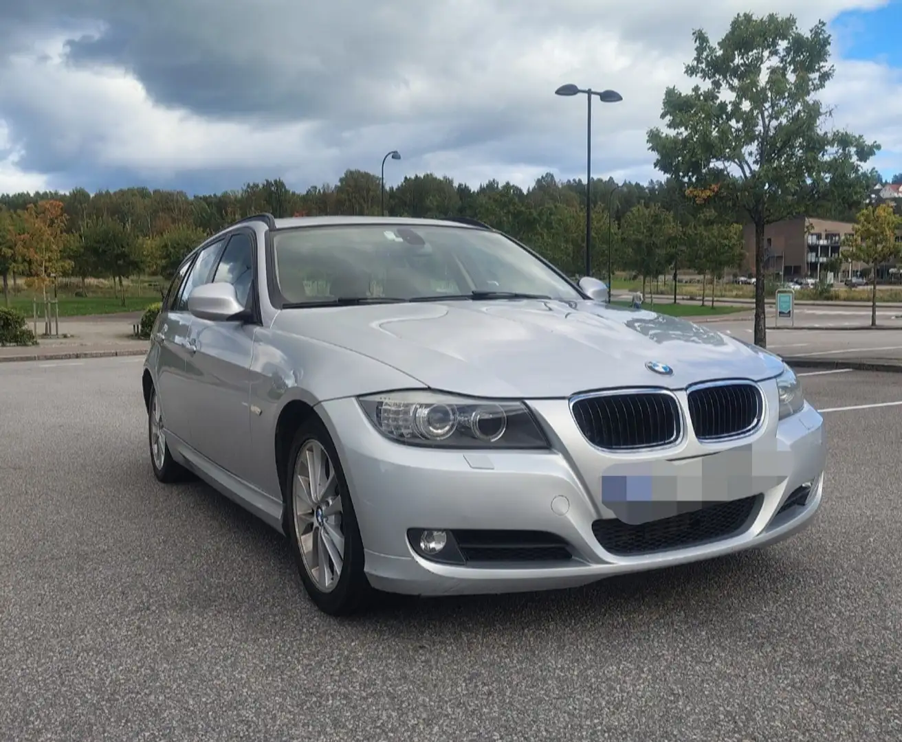BMW 318 Touring 318d 143 ch Edition Business - 1