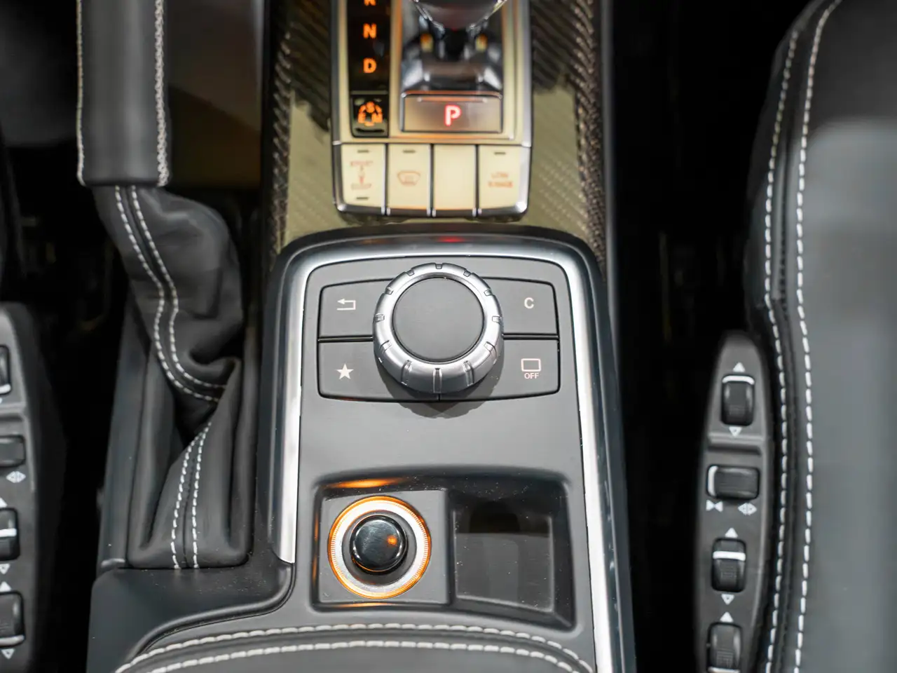 Mercedes-Benz G-Class снимка Mercedes-Benz G-Class