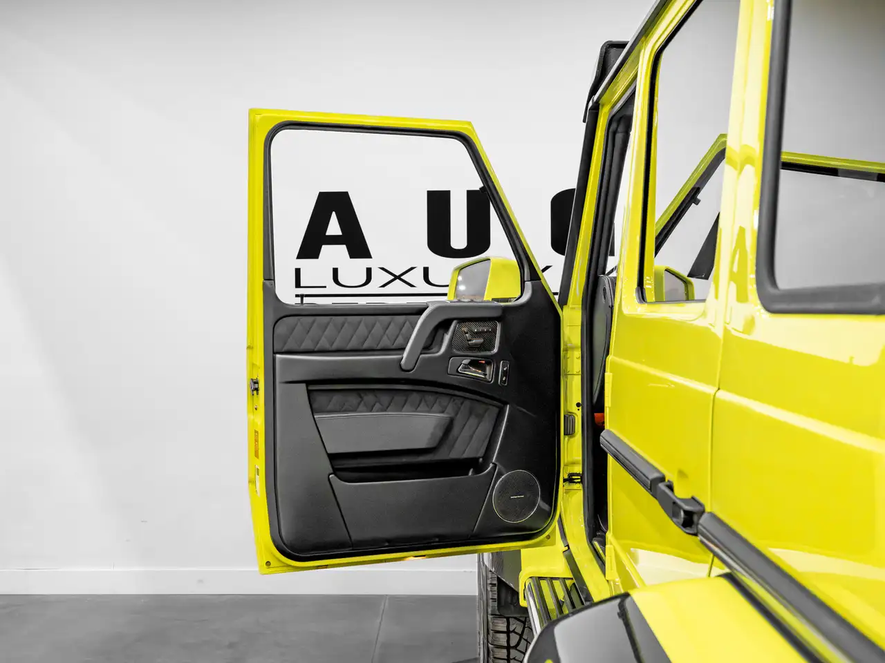 Mercedes-Benz G-Class снимка Mercedes-Benz G-Class