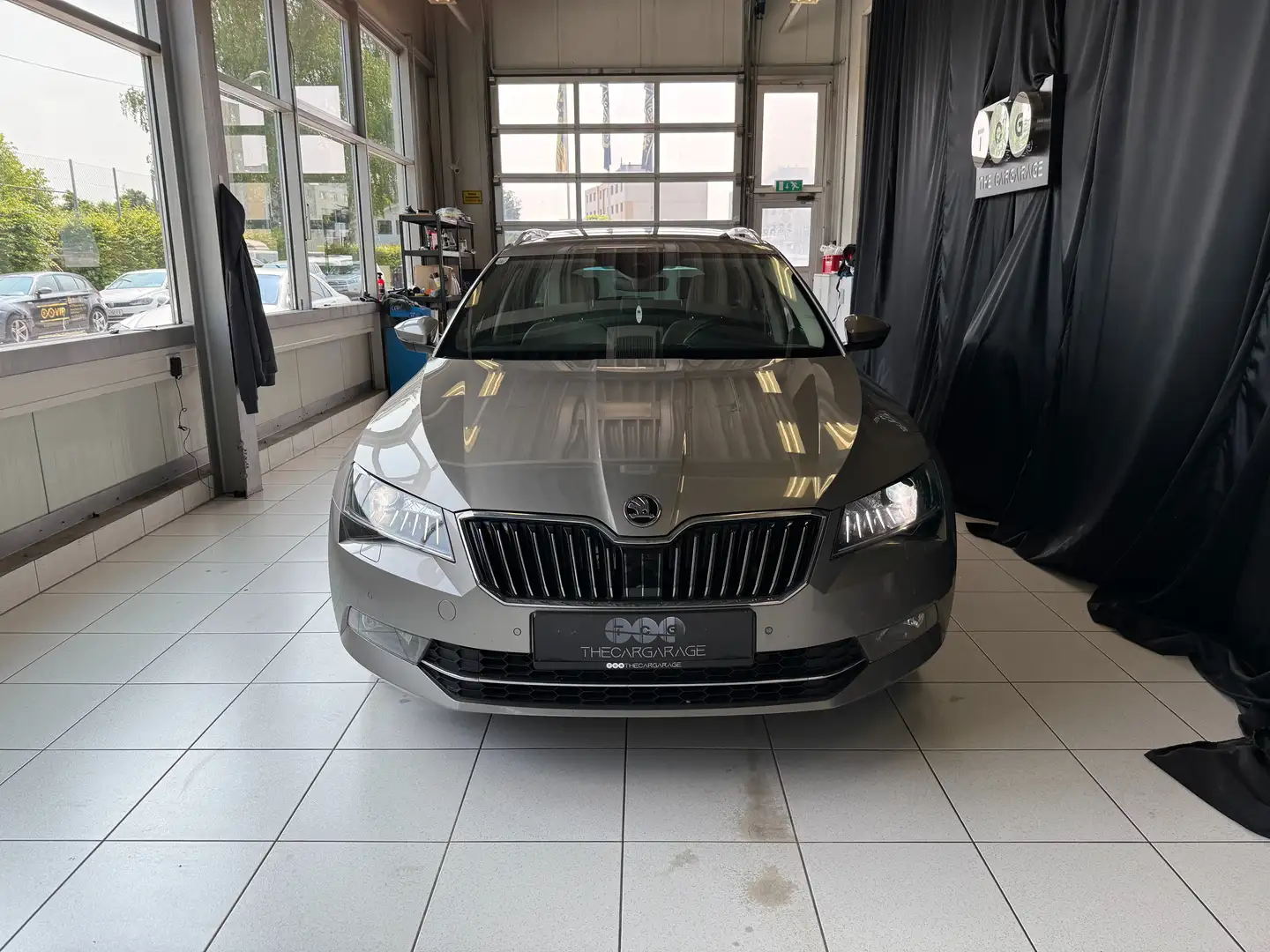 Skoda Superb Style Beige - 2
