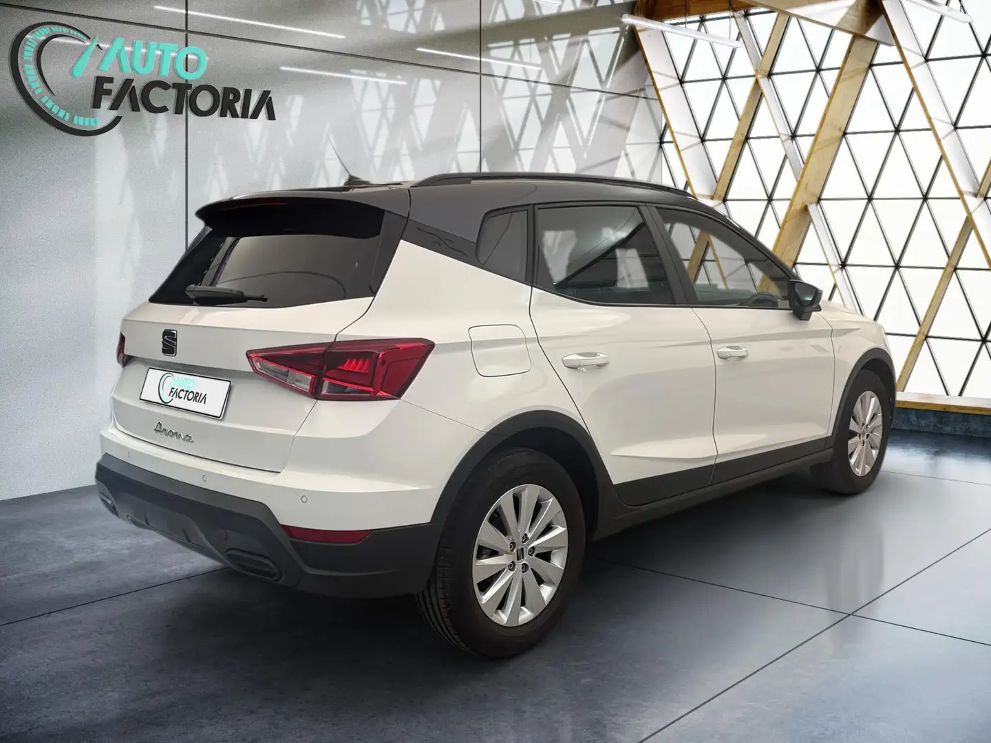 SEAT Arona -35% 1.0 TSI 115cv BVA+MIRRORLINK+RADAR+Options Beige - 2