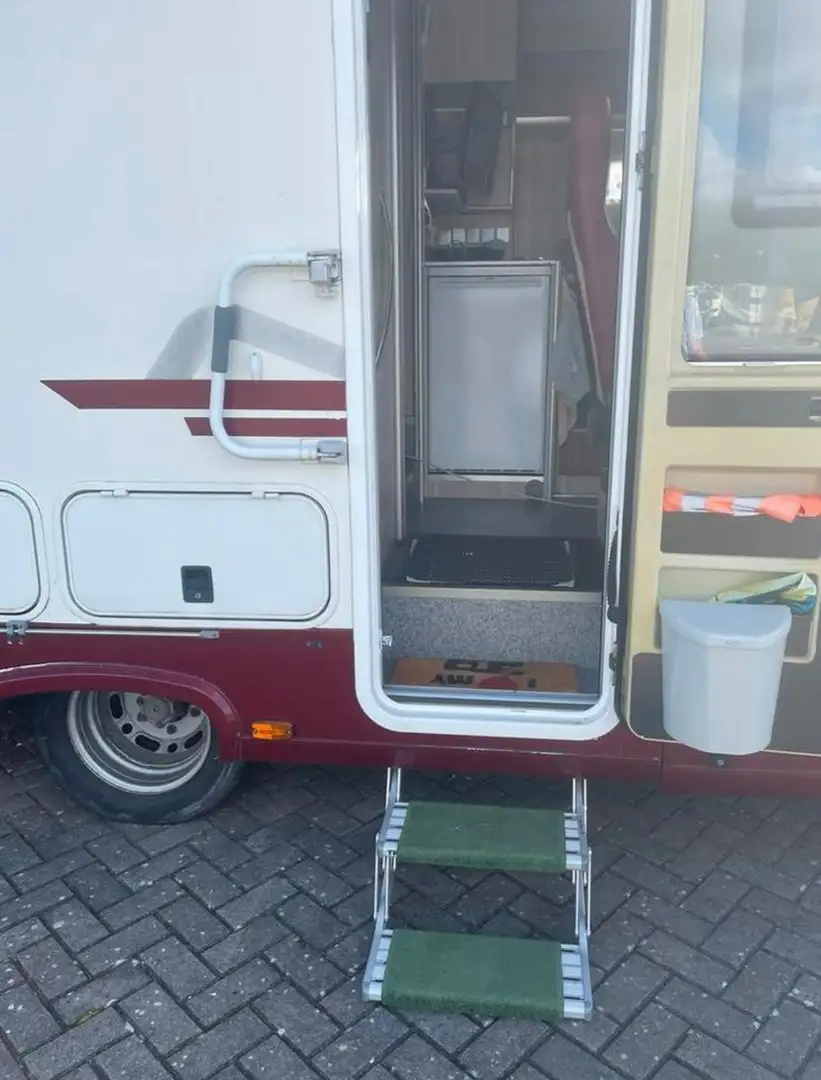 Mercedes-Benz Sprinter Skyline 750 Rood - 2