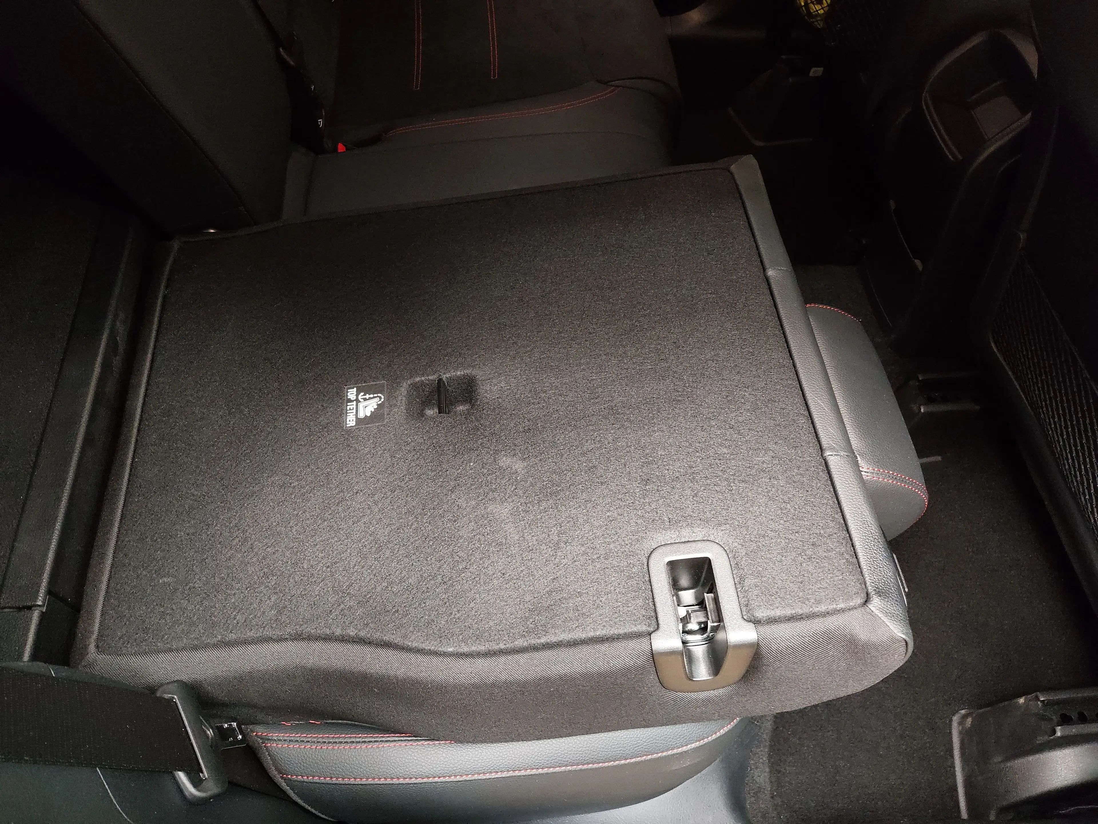 Mercedes-Benz GLA 220 220 d 4M AMG-Line Night Navi LED AHK Sound — photo 11