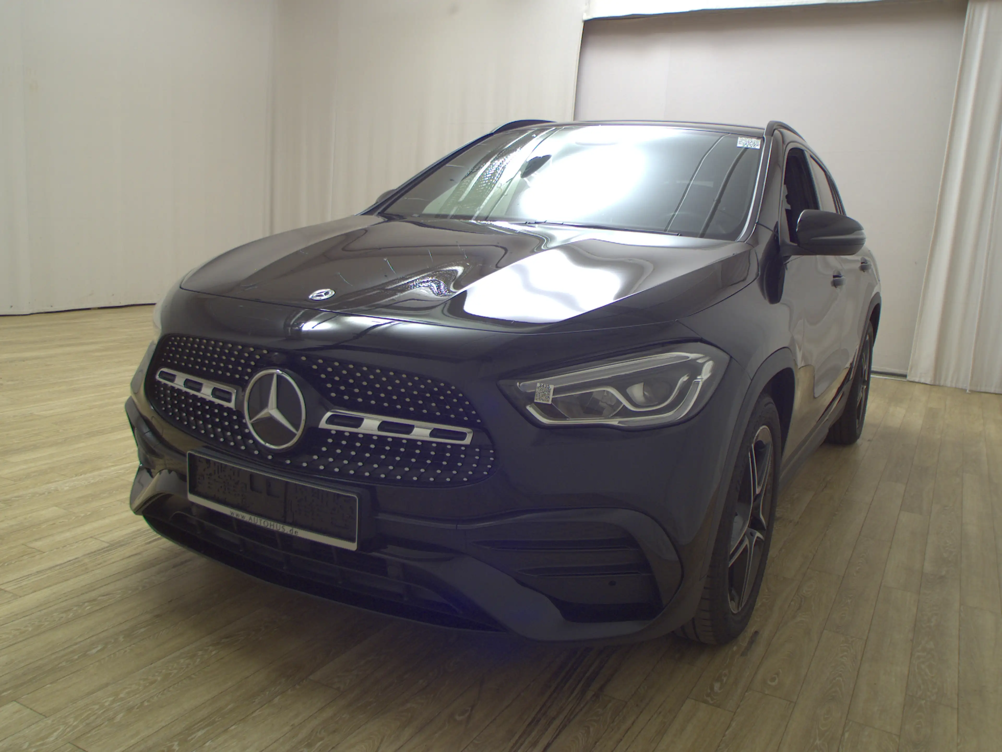 Mercedes-Benz GLA 220 220 d 4M AMG-Line Night Navi LED AHK Sound — photo 2