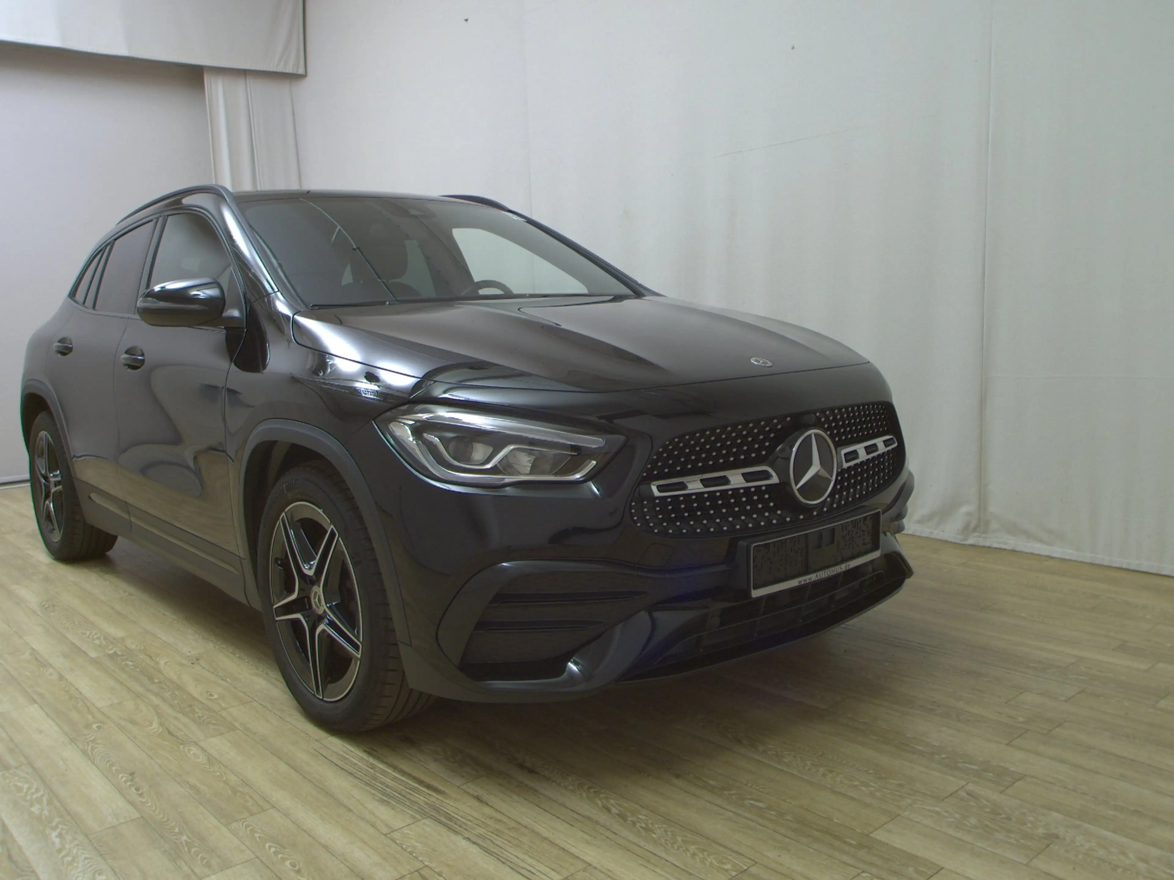 Mercedes-Benz GLA 220 220 d 4M AMG-Line Night Navi LED AHK Sound — photo 3