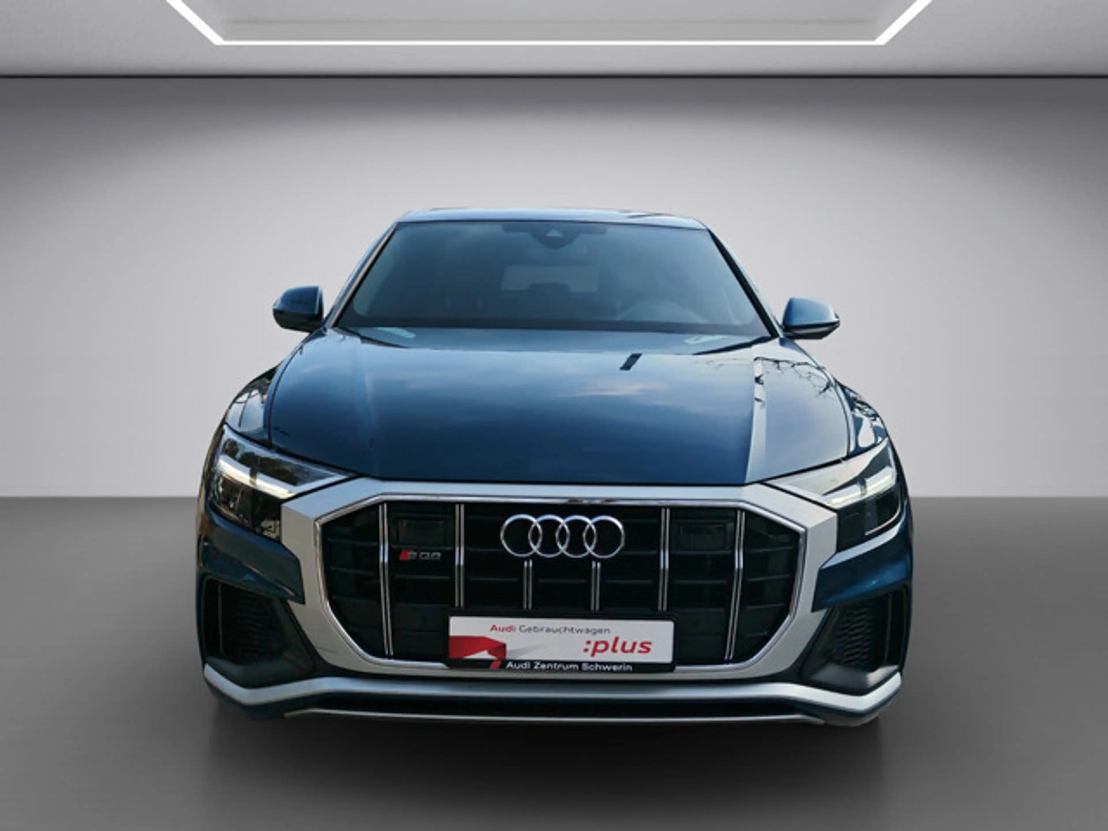 Audi SQ8 4.0 TFSI quattro — photo 10