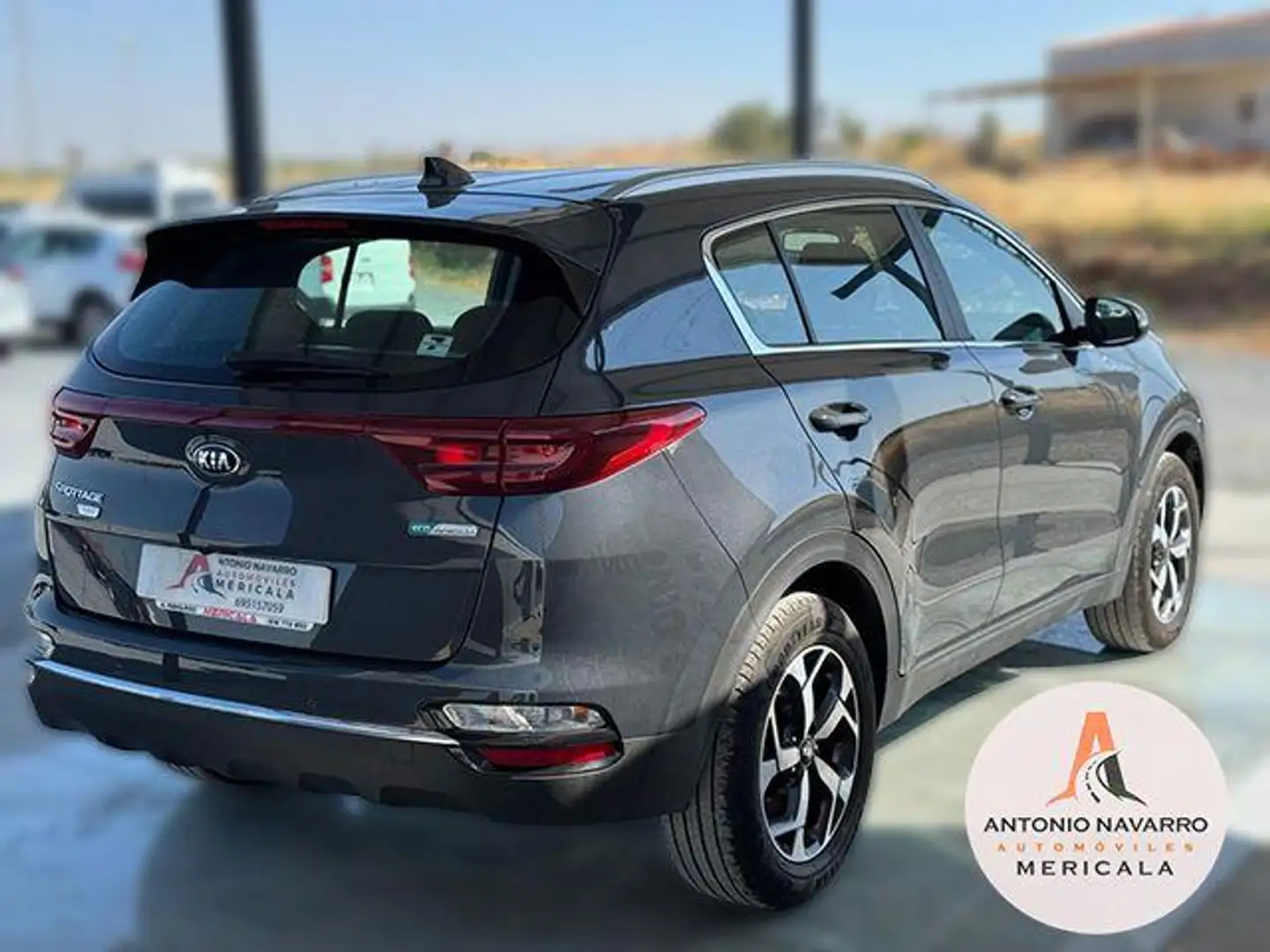 Kia Sportage 1.6 CRDi Drive 4x2 115 Gris - 2