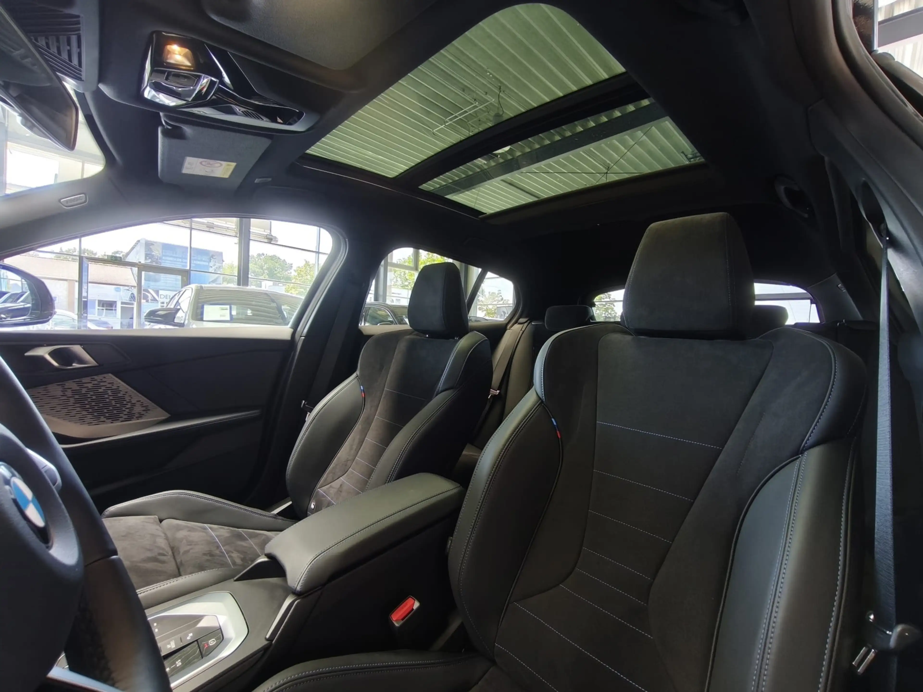 BMW 120 i M Sport PANO/Dr.As+/19"/ACC/RFK — photo 9