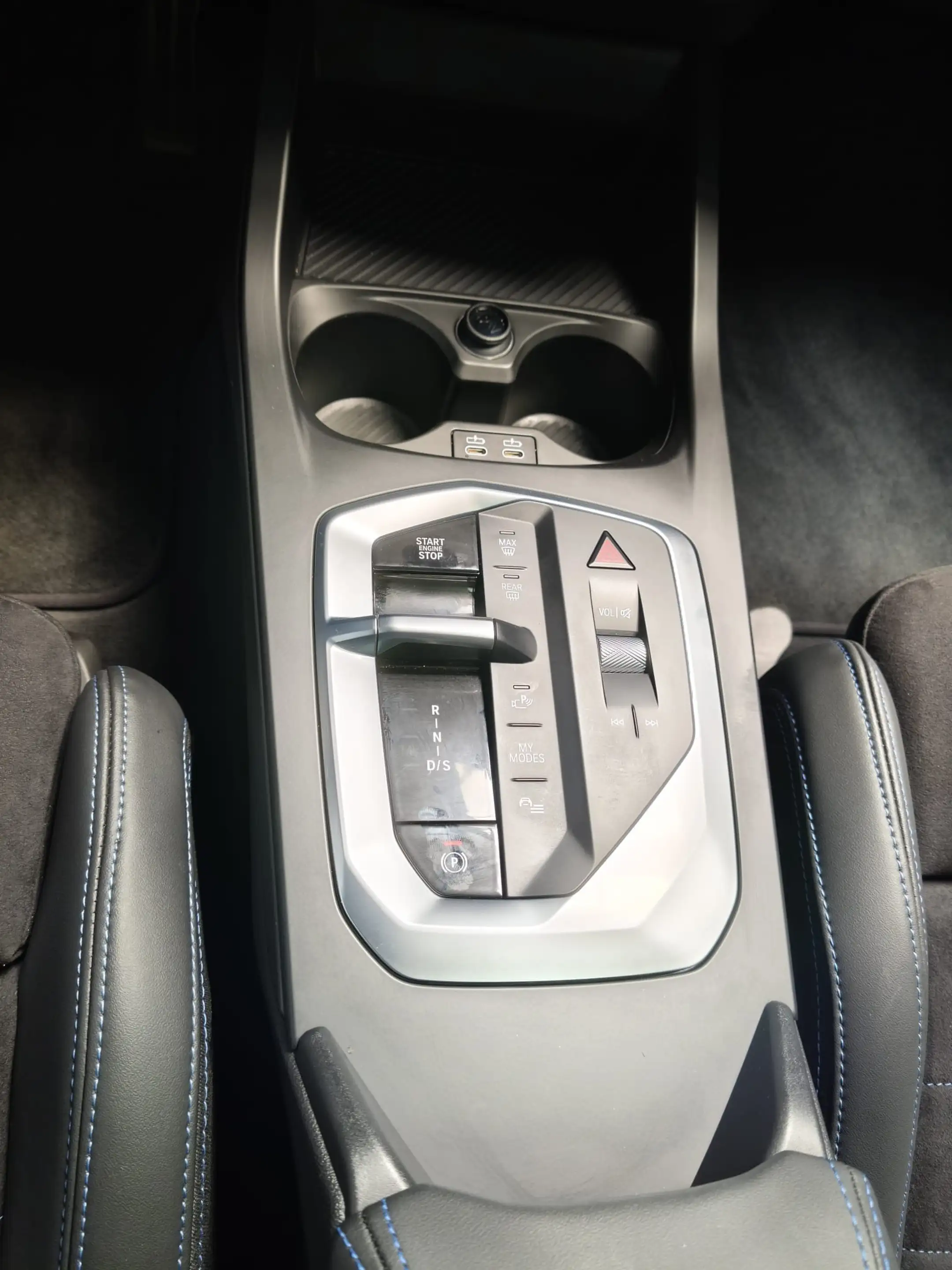 BMW 120 i M Sport PANO/Dr.As+/19"/ACC/RFK — photo 12