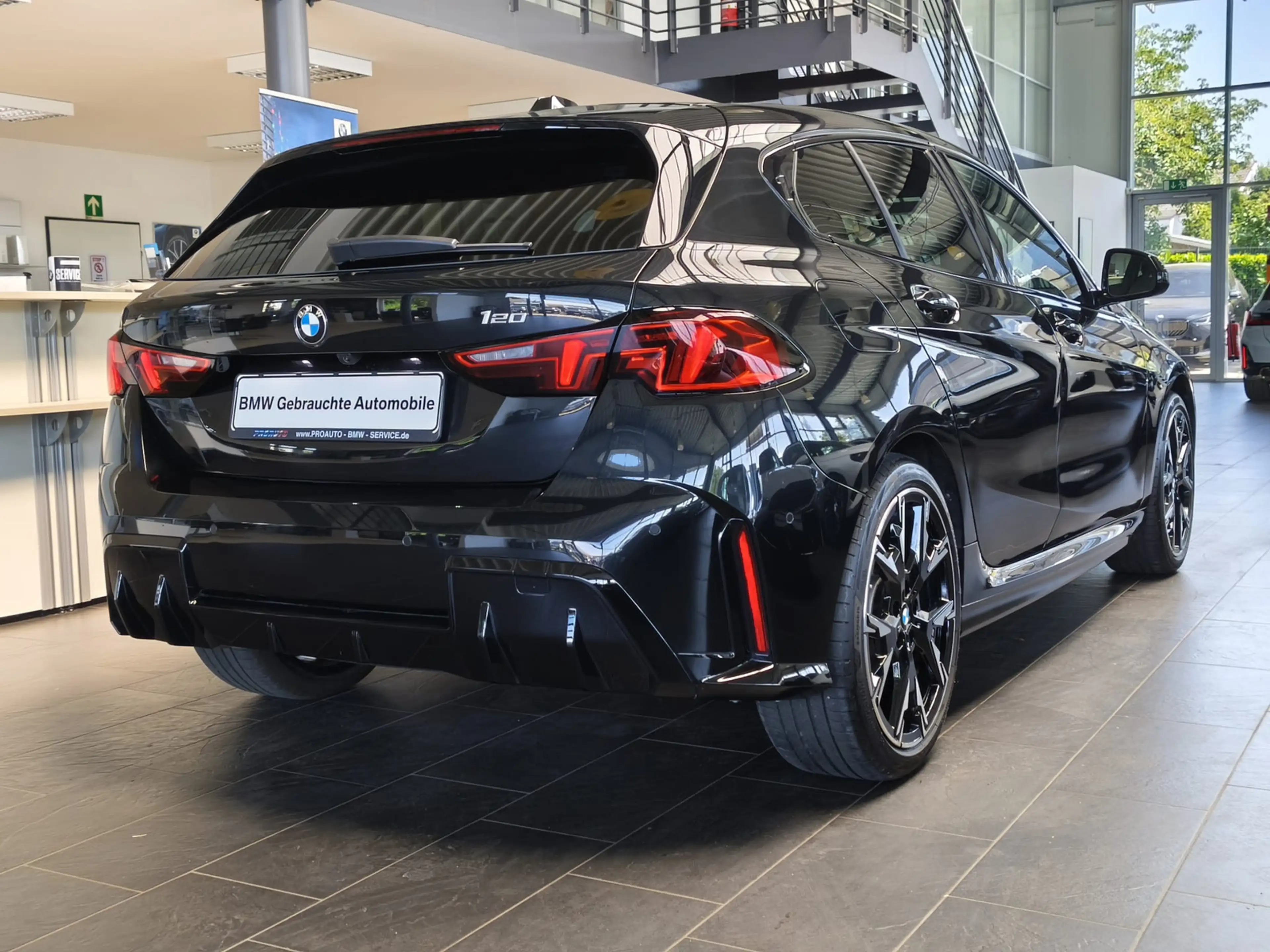 BMW 120 i M Sport PANO/Dr.As+/19"/ACC/RFK — photo 7