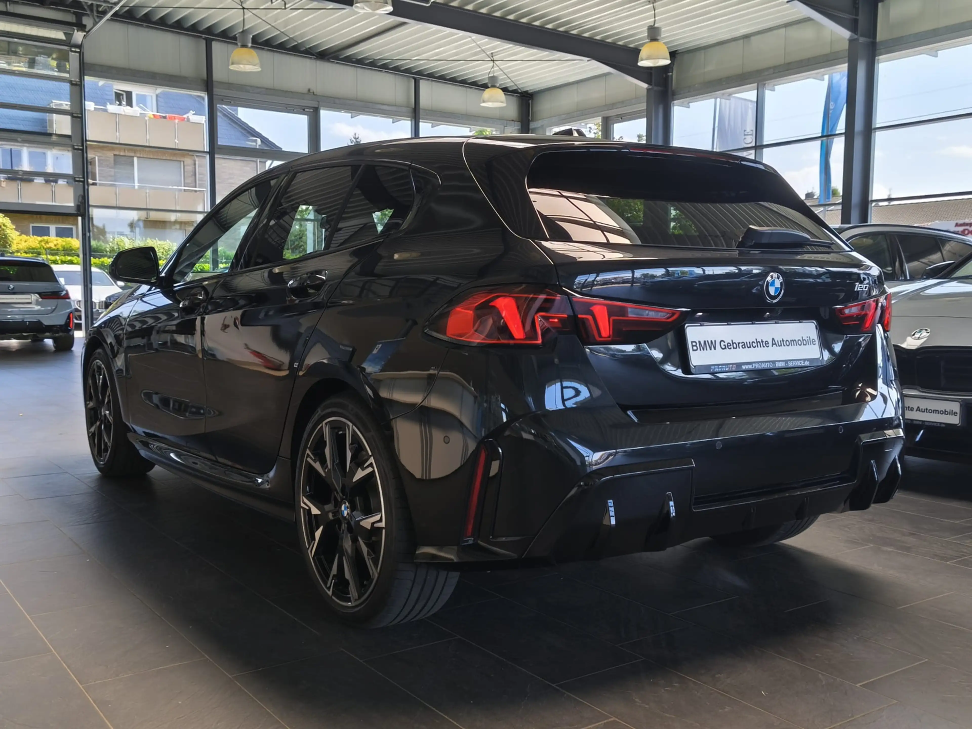 BMW 120 i M Sport PANO/Dr.As+/19"/ACC/RFK — photo 4