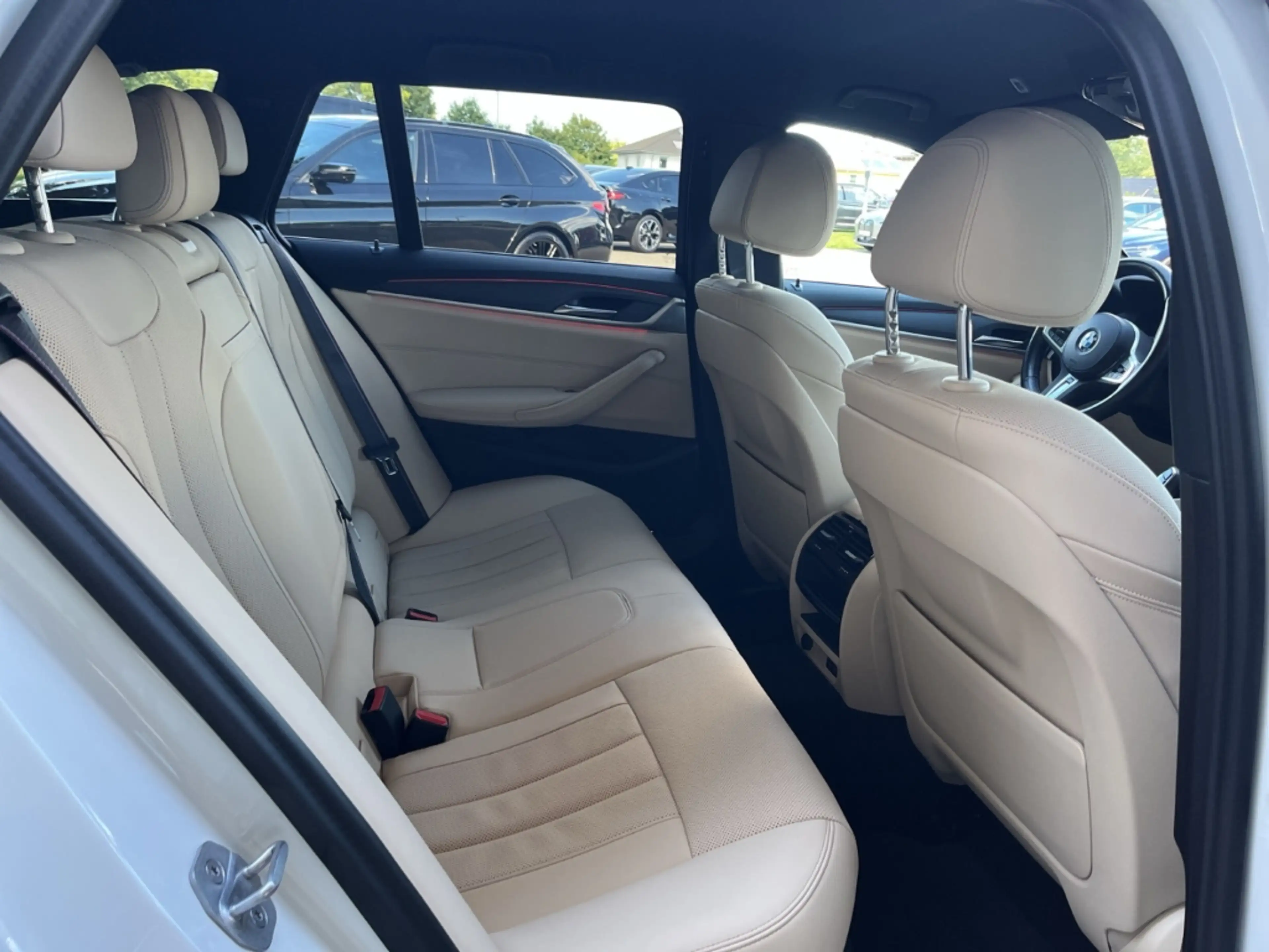 BMW 540 i M Sport Pro xDrive touring/Navigation/LED — photo 8